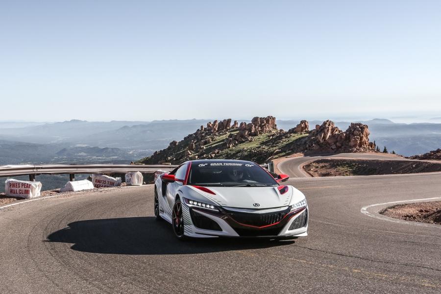  Acura NSX Pikes Peak Pace Car 2016 года  (фото 4 из 9)